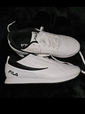 Rare Fila 5DM00008-120 Women’s White/Black Sneakers Shoes Size US 9